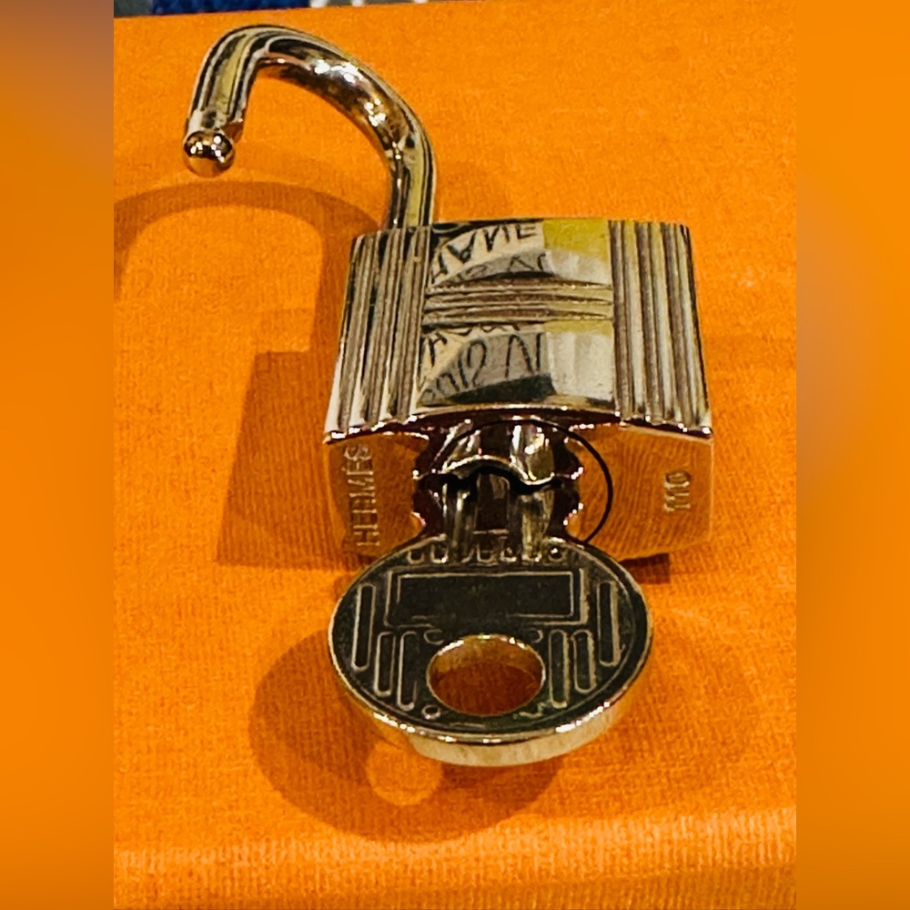 HERMES LOCK & KEY #110 RARE - Picture 7 of 9